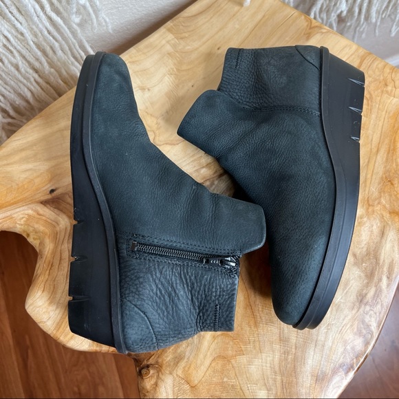 🚫SOLD🚫Ecco Wedge Booties Black - Women's EU 38- US 7.5-8 - Picture 3 of 11
